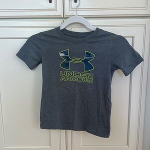 UNDER ARMOR boys size 6 shirt